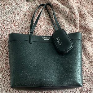 Guess tote